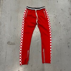 Red pants w back pocket